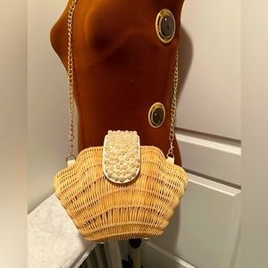 Lovely Summer crossbody shell shaped purse